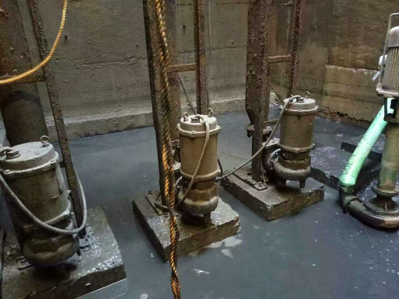 邕宁污水池清理